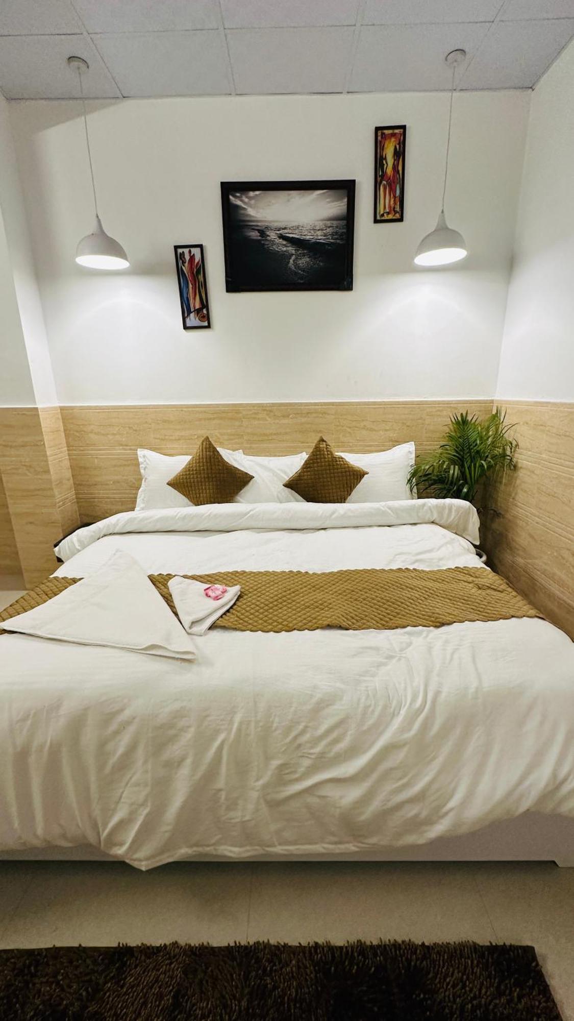 Hotel Relax In - Noida Sector 18 Exterior photo