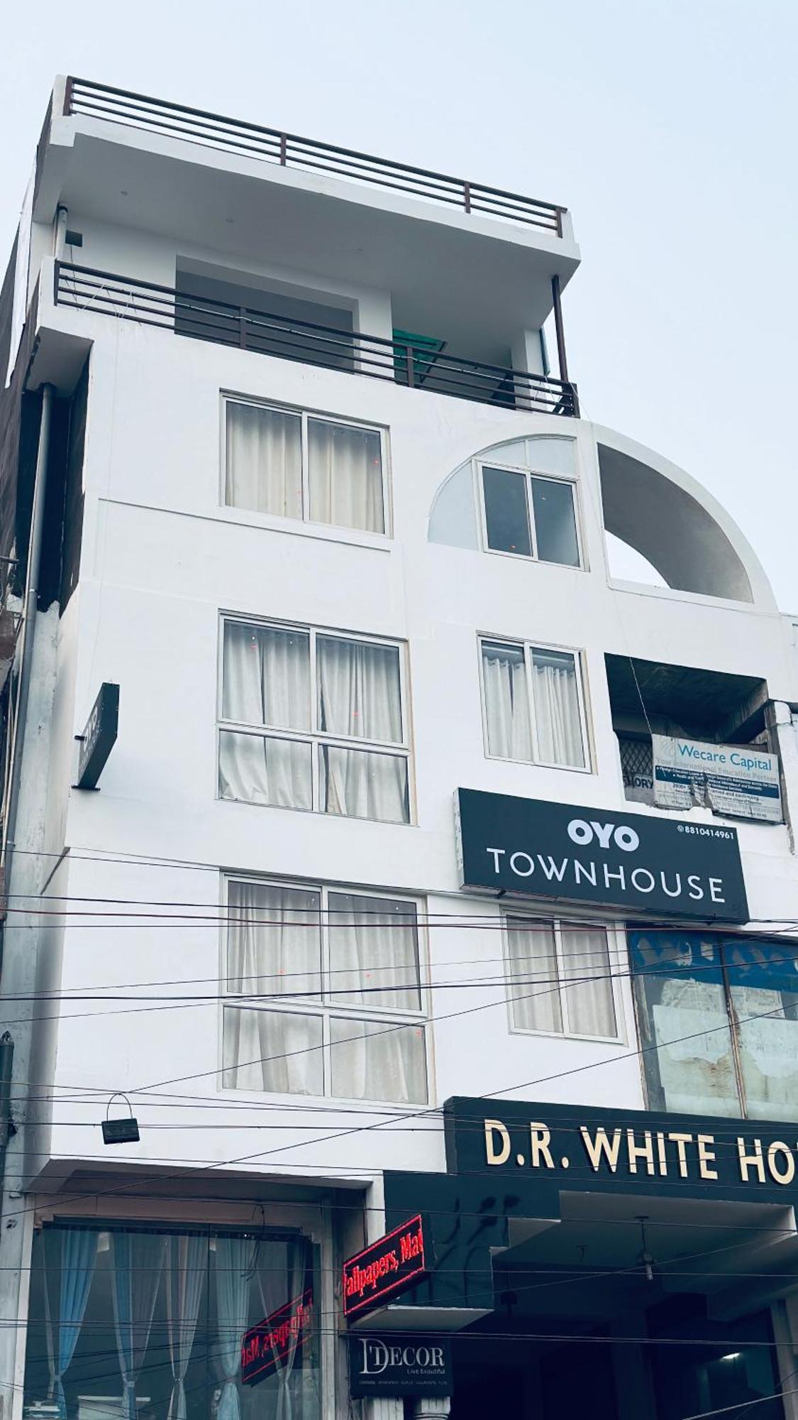 Hotel Relax In - Noida Sector 18 Exterior photo