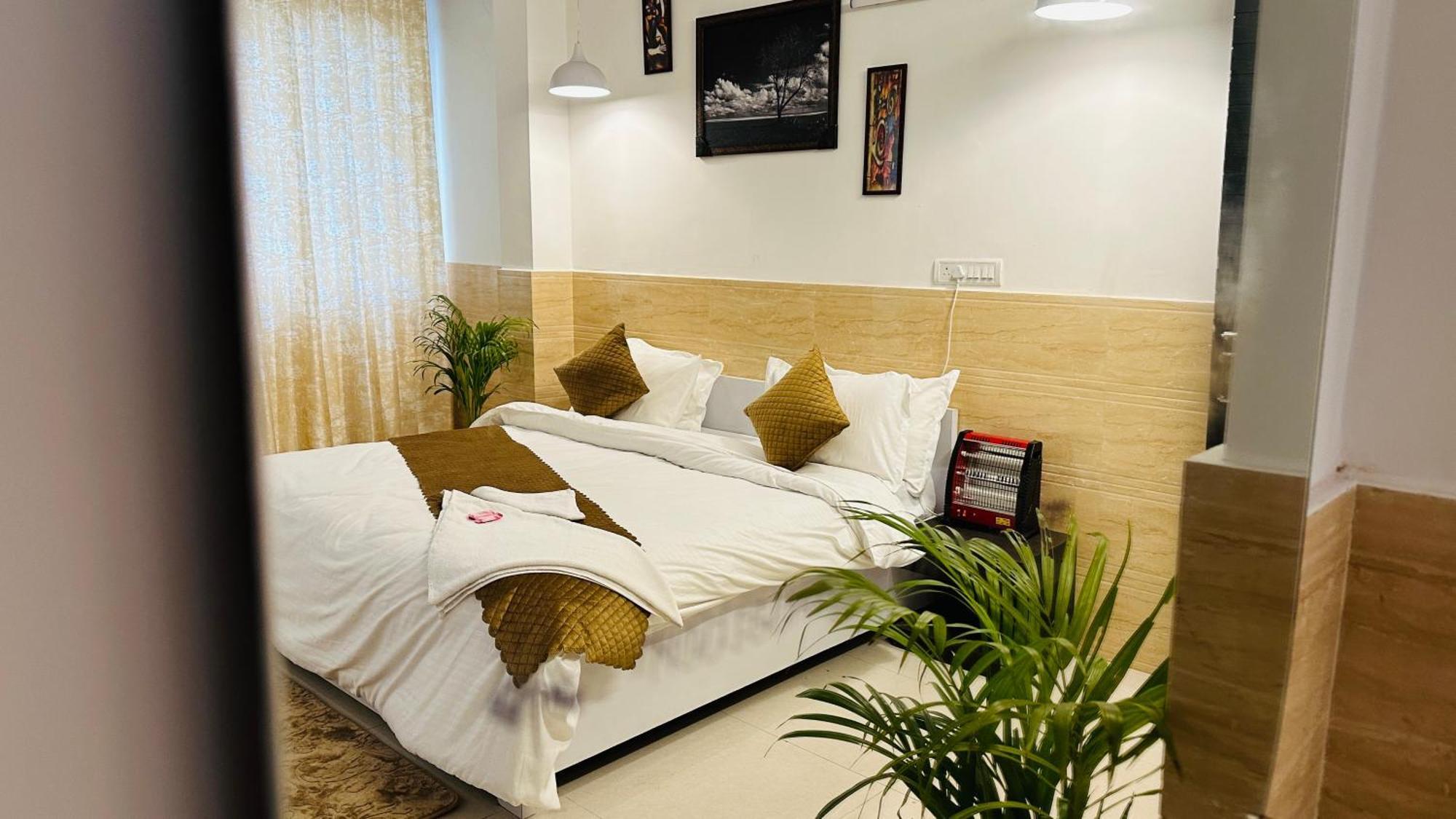 Hotel Relax In - Noida Sector 18 Exterior photo