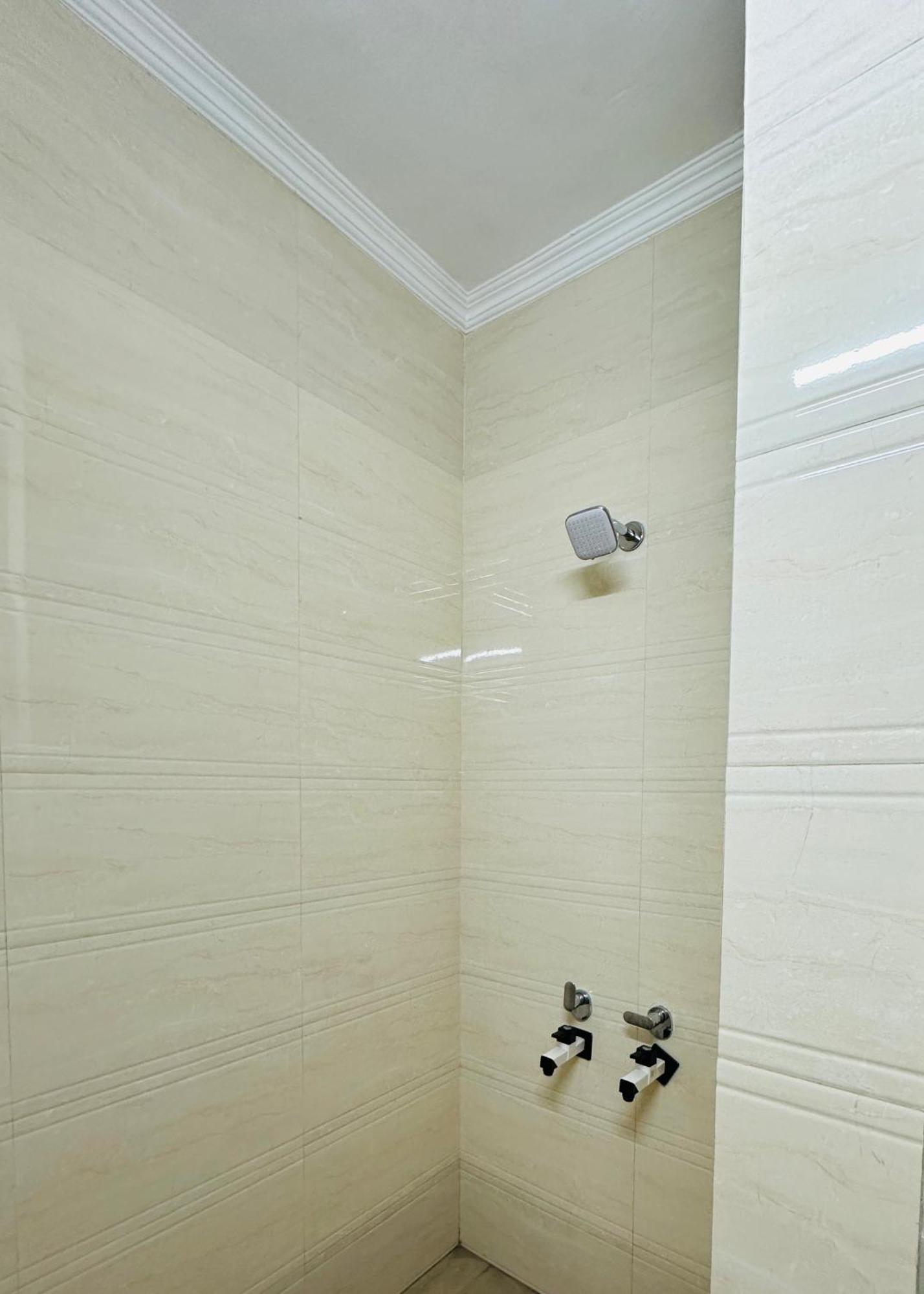 Hotel Relax In - Noida Sector 18 Exterior photo
