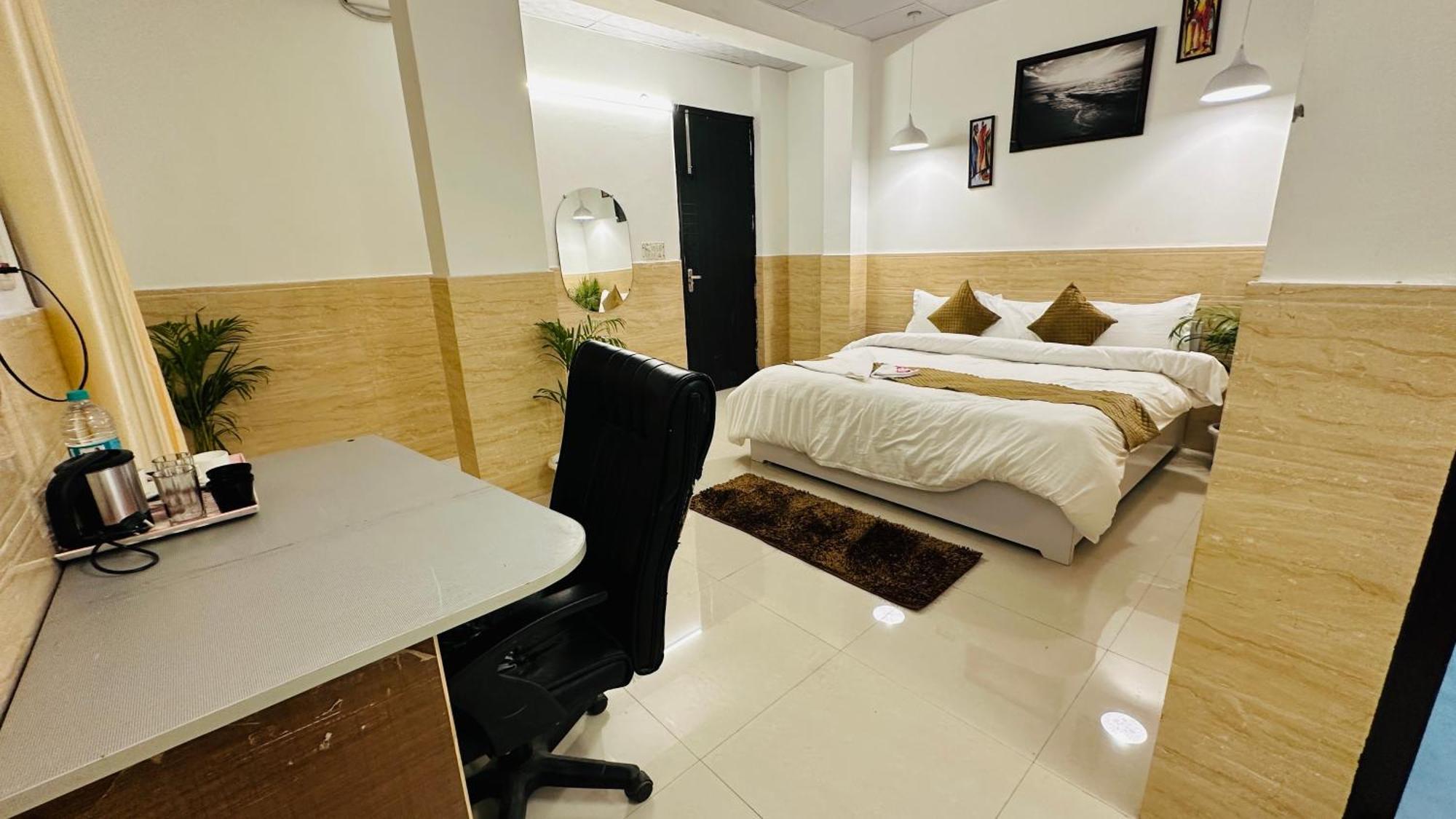 Hotel Relax In - Noida Sector 18 Exterior photo
